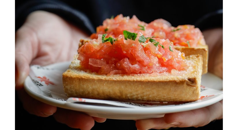 Pan con tomate